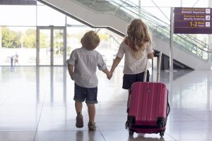 В каких случаях ребенку нужно разрешение на выезд за границу