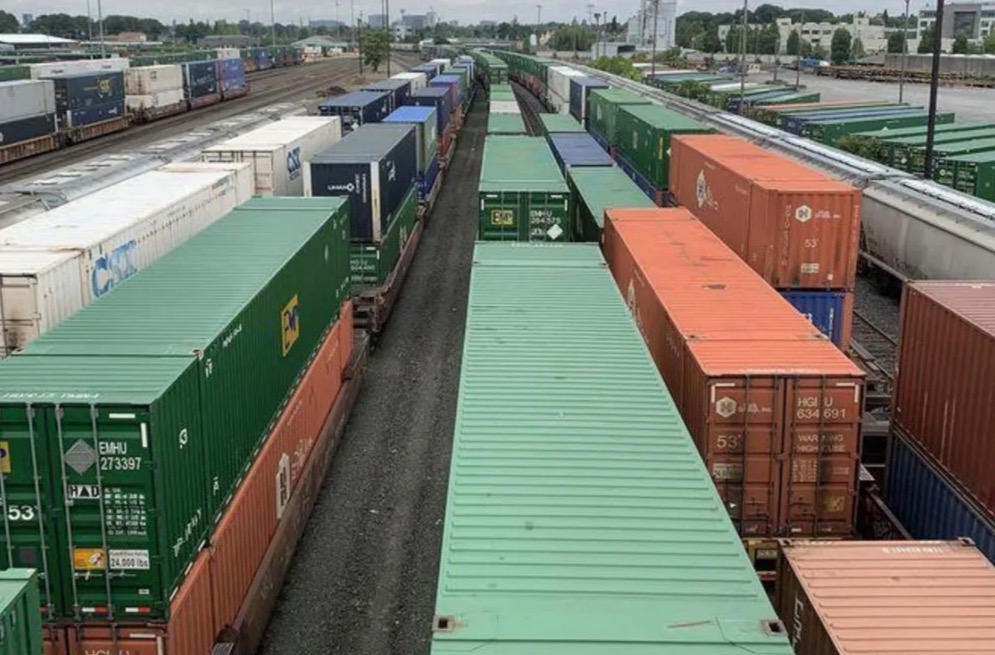 Как организовать железнодорожные перевозки из Китая в Россию? Выгодны ли они?